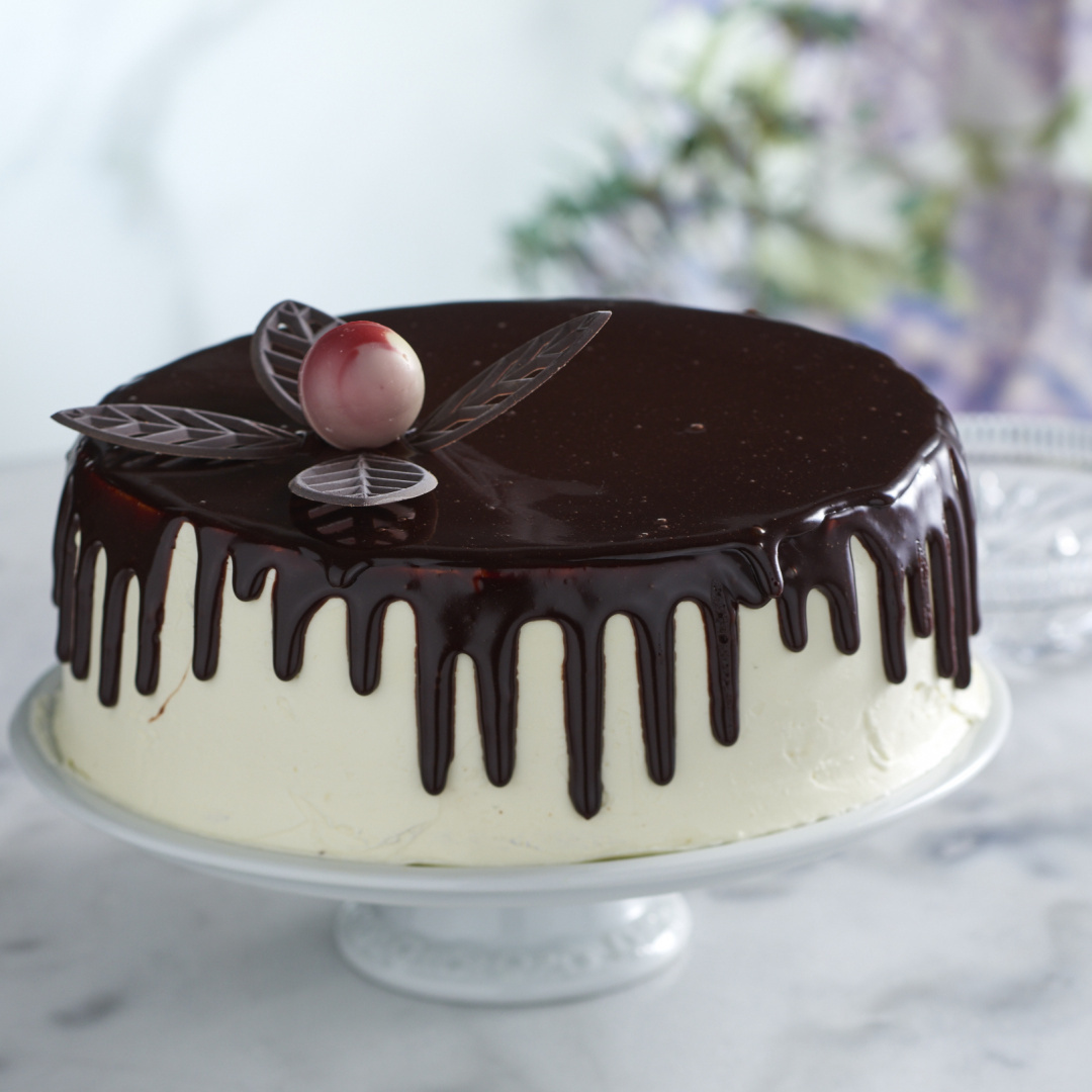 Tort Bianco-Nero średni (10-12 porcji) Tort Bianco-Nero średni (10-12 porcji)