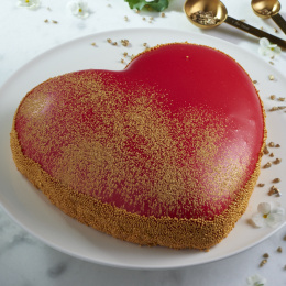 Tort - Serce w lustrzanej polewie czerwonej (10-12 porcji)